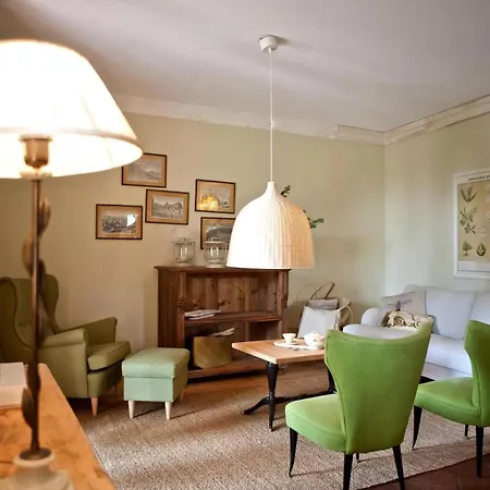 Famiglia Apartman *